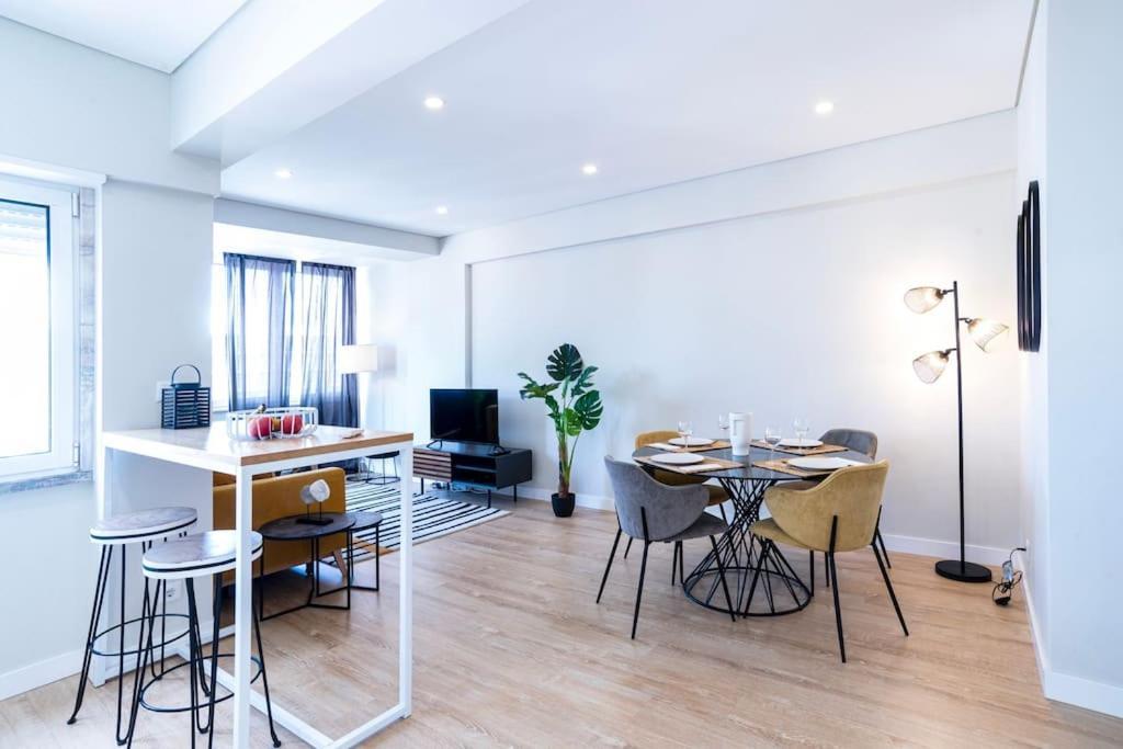 New - Luxury & Bright Apartment Lisboa Extérieur photo